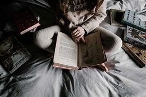 深夜读物：睡前阅读与放松应用